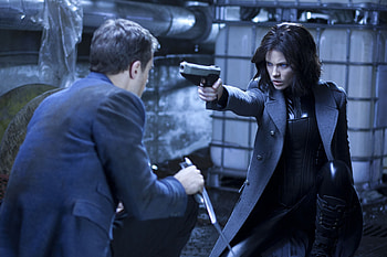 Kate Beckinsale, Underworld awakening HD wallpaper