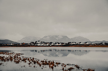 Nature, Houses, Mountains, Lake, Shore, Bank, Fog, Land, Elevation HD wallpaper