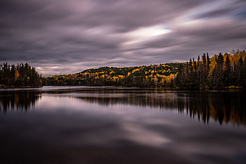 Tranquil River Scene Amidst Autumn Woods, nature, river HD wallpaper