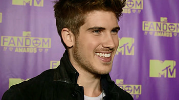 Joey Graceffa reacts, Shane Dawson's I'm Bisexual video HD wallpaper