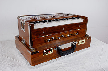 Harmonium kaufen, Anubhab Academy, Harmonium expertise, Expert guidance HD wallpaper