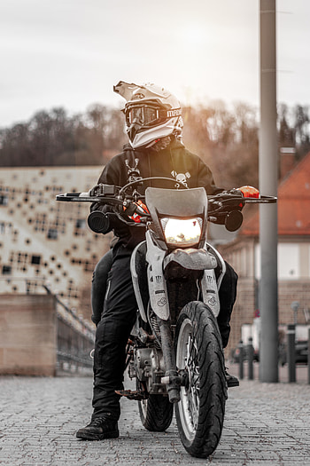 Motorcycles, Motorcyclist, Helmet, Motorcycle, Sunlight HD phone wallpaper