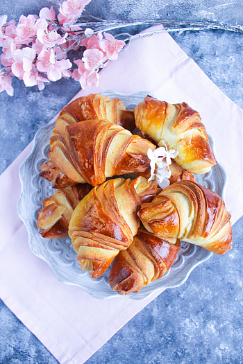 Croissants made with love, Thermomix recipe, Baking with heart, Irresistible aroma HD phone wallpaper