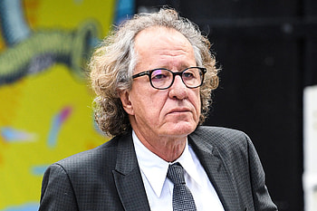 Geoffrey Rush, Shakespeare production exit, Australian theater, Acting controversy HD wallpaper
