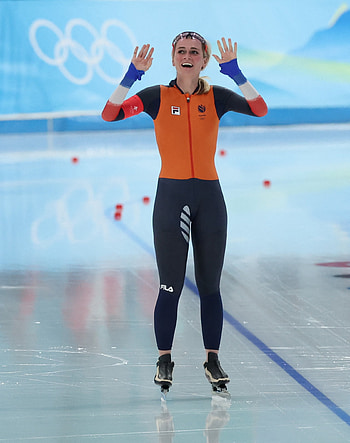 Speed Skating, Olympic record, Women's 3 000m, Gold medal HD phone wallpaper