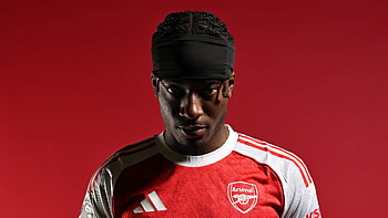 Arsenal Red — Winger in Focus ( Soccer ), Sports, Red, Arsenal F.C., Soccer HD wallpaper