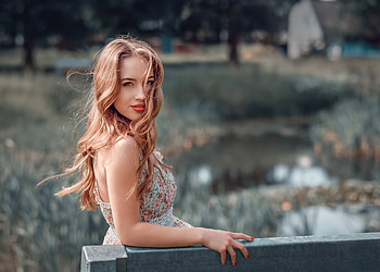Girl Looking Back Sitting On Bench , girls, model HD wallpaper
