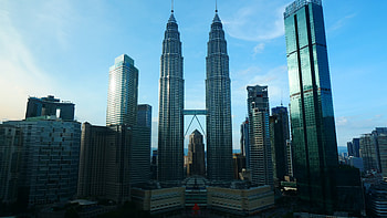 Petronas Twin Tower, City in Malaysia HD wallpaper