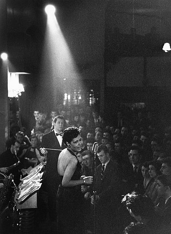Billie Holiday, Artistic portrayal, New Yorker profile, Immortalized on canvas HD phone wallpaper