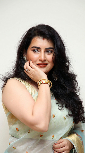 Archana Veda, telugu actress, saree lover HD phone wallpaper