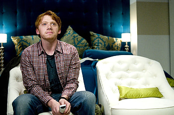 Rupert Grint, Tony sat in hotel room, Nick Wall HD wallpaper
