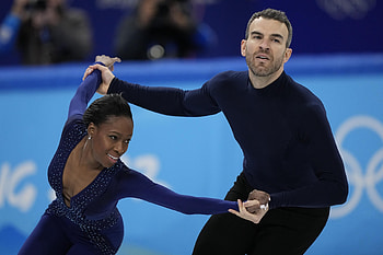Vanessa James and Eric Radford, Pair Skating HD wallpaper