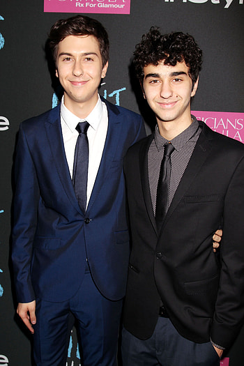 Nat Wolff, Alex Wolff, Celebrity siblings, Cute actors HD phone wallpaper