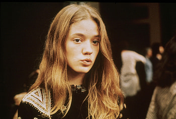 Taking Off film, Forman's early work, Experimental storytelling, Artistic exploration HD wallpaper