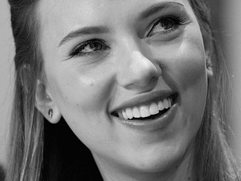 Scarlett-Johansson, scarlett, white, johansson, model, laugh, actress HD wallpaper