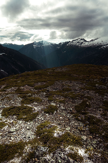 Nature, Sky, Mountains, Clouds, Vertex, Tops, Sunlight, Sun Rays HD phone wallpaper