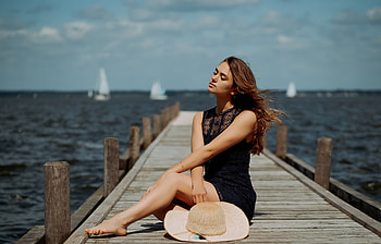 Girl Sitting On Pier Side Depth Of Field, girls, model, depth-of-field HD wallpaper