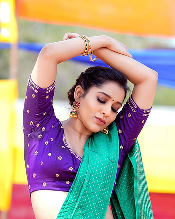 Rashmi Gautam, street_fashion, anchor HD phone wallpaper