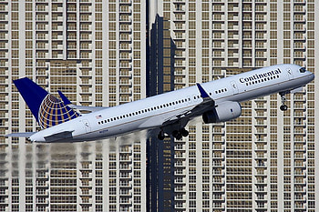 Boeing 757 Leaving Las Vegas, las vegas, boeing, airliner, boeing 757 HD wallpaper