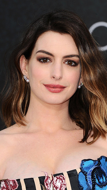 Anne Hathaway, Hollywood Actress HD phone wallpaper