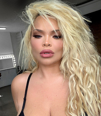 Trisha Paytas, Glamorous hair, Stylish look, Hair inspiration HD phone wallpaper