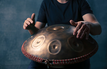 Soulful melodies, Handpan musicians, Soulshine Sounds gallery, Musical craftsmanship HD wallpaper
