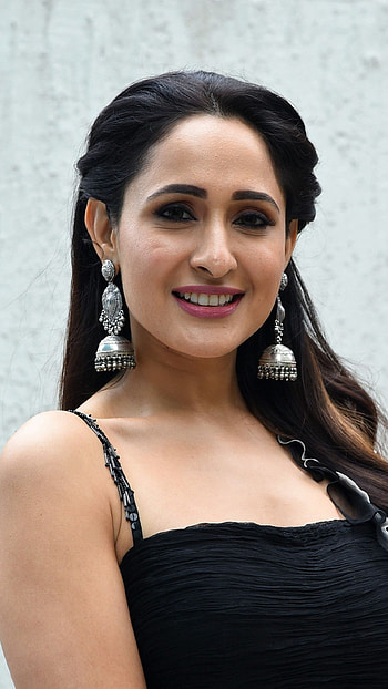 Pragya jaiswal, telugu actress HD phone wallpaper