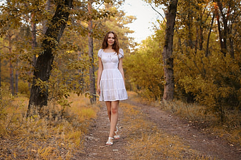 Pretty Woman in White, model, forest, dress, brunette, road HD wallpaper