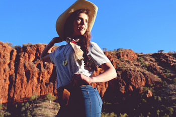 The Look, style, fun, cowgirls, fashion, girls, women, models, western, hats, female HD wallpaper