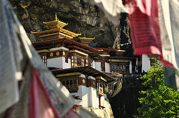 Must-see places in Bhutan, Traveldine recommendations, Cultural landmarks, Natural beauty HD wallpaper