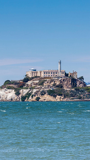Alcatraz Island, Infamous prison, World travel guide, Captivating history HD phone wallpaper
