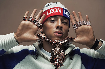 Gold Chains & Beanie — Urban Rap, Central Cee, Celebrity HD wallpaper