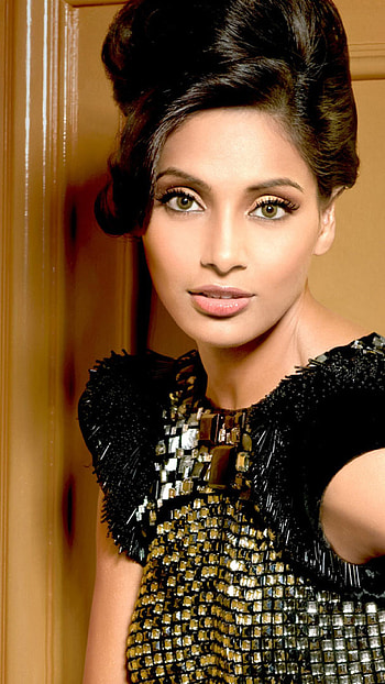 Bipasha Basu, bollywood actress HD phone wallpaper