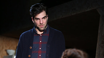 Zachary Quinto, Smokefall review, Off-Broadway MCC Theater HD wallpaper