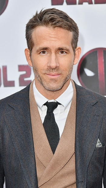 Ryan Reynolds, Actor HD phone wallpaper