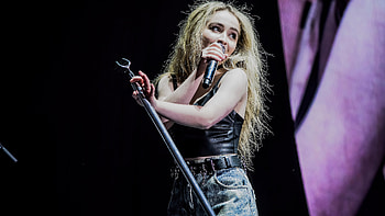 Sabrina Carpenter movies, Beauty singer, Blonde concert, High-quality HD wallpaper