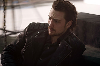 Aaron Taylor-Johnson, Rising star, Impressive talent, Versatile acting HD wallpaper