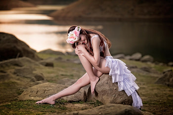 Asian Beauty, asian, beautiful, girl, legs, wreath HD wallpaper