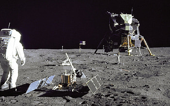 Apollo 11, Man on the Moon HD wallpaper