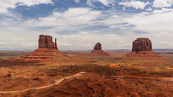 Monument Valley , Top backgrounds, High-resolution landscapes, Desert solitude HD wallpaper