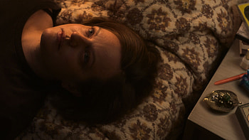 Trailer for Shining Girls, Elisabeth Moss, Apple TV series, Infobae HD wallpaper