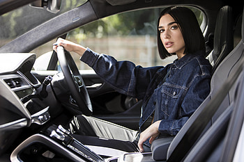 Dua Lipa X Jaguar hoot 2018, dua-lipa, music, celebrities, girls, hoot, singer HD wallpaper