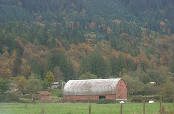 stunning, secluded, barn, fall, red, fence, cold, seasons, mountains HD wallpaper