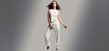 Bailee Madison, white dress, portrait HD wallpaper