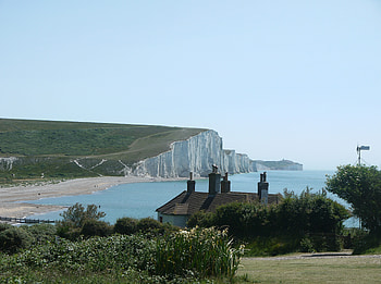 Cottages at Cuckmere Haven, Sussex, Chimneys, Cliffs, Sunshine HD wallpaper