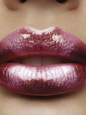 Perfectly painted lips, Bold and vibrant colors, Alluring and seductive, Statement-making looks HD phone wallpaper