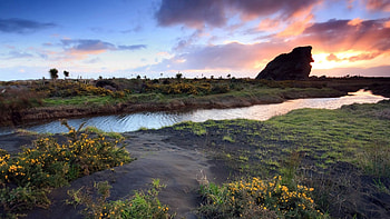 wonderful nature landscape, river, clouds, shrubs, banks, rock HD wallpaper