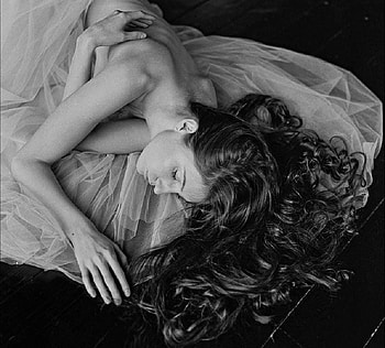 TULLE, graphy, bw, woman, beauty HD wallpaper