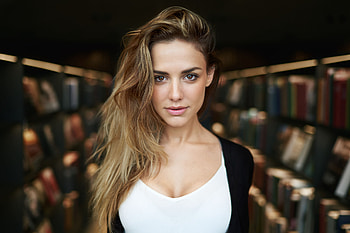 Brown Eyes Girl Looking At Viewer, girls, model, depth-of-field HD wallpaper