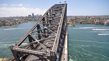 Bridge closure, Serious crash, Central business district, Traffic HD wallpaper